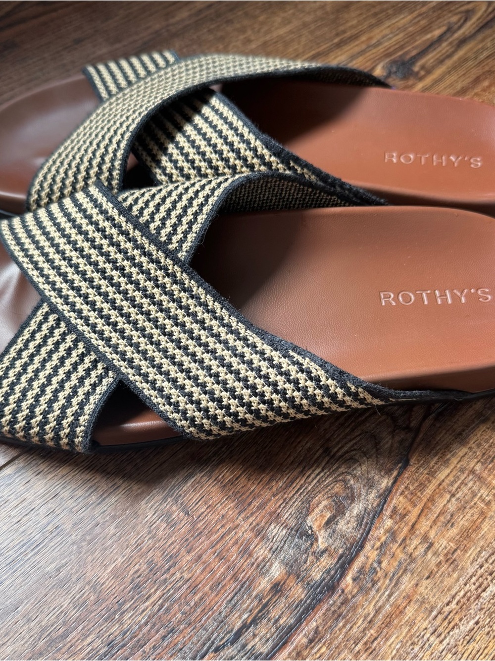 Rothy's Women's Weekend Slide Sandal in Black and Tan - Picture 3 of 6